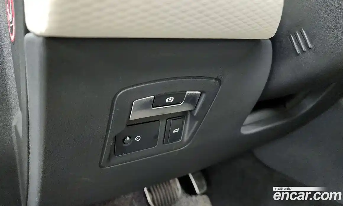 Land Rover Range-Rover Velar 2019 2.0 Автомат в Москве № 166250, фото 16