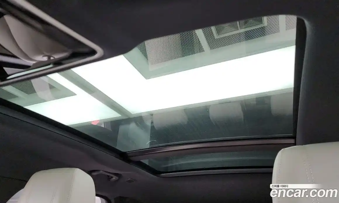 Land Rover Range-Rover Velar 2019 2.0 Автомат в Москве № 166250, фото 18