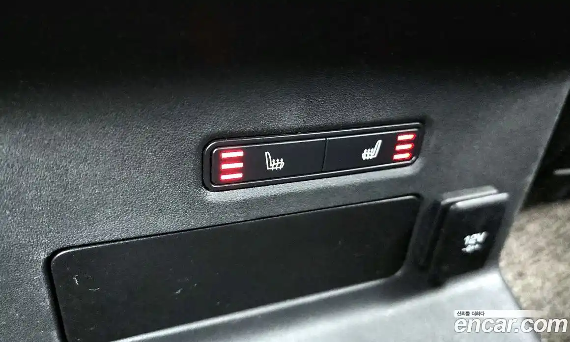 Land Rover Range-Rover Velar 2019 2.0 Автомат в Москве № 166250, фото 19