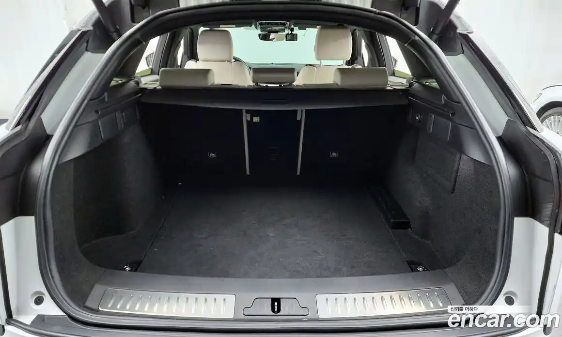 Land Rover Range-Rover Velar 2019 2.0 Автомат в Москве № 166250, фото 20