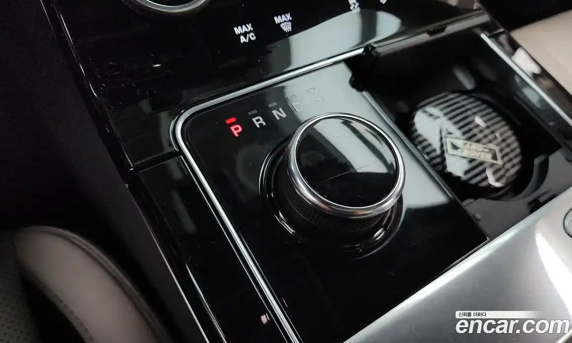 Land Rover Range-Rover Velar 2019 2.0 Автомат в Москве № 166250, фото 9