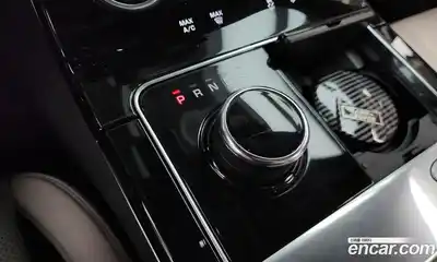 Land Rover Range-Rover Velar 2019 2.0 Автомат в Москве № 166250, миниатюра 9