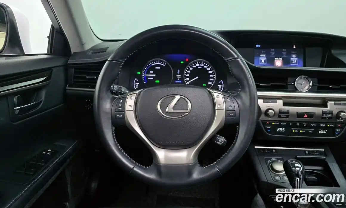 Lexus ES 2015 2.5 Автомат в Москве № 168285, фото 14