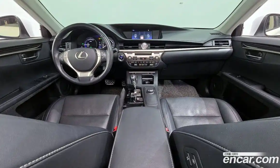 Lexus ES 2015 2.5 Автомат в Москве № 168285, фото 16