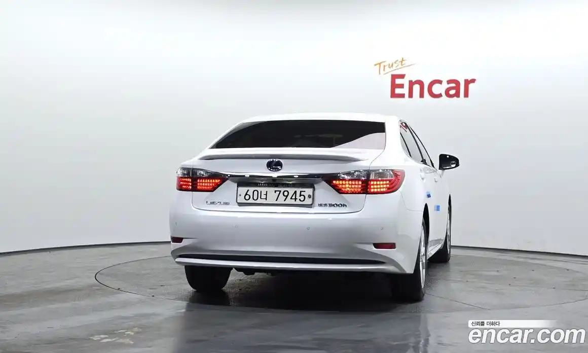 Lexus ES 2015 2.5 Автомат в Москве № 168285, фото 8