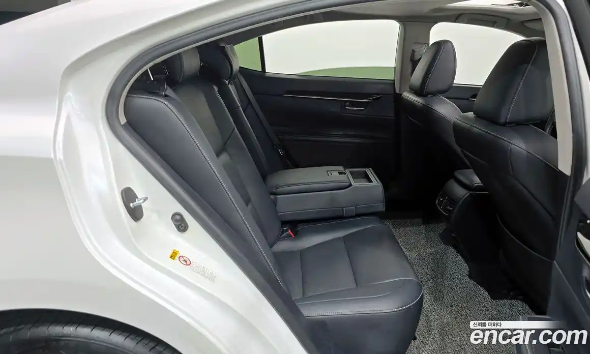 Lexus ES 2015 2.5 Автомат в Москве № 168285, фото 10