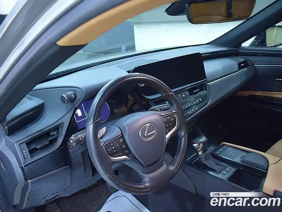 Lexus ES 2022 2.5 Автомат в Москве № 168331, фото 16