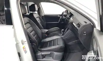 Volkswagen Tiguan 2022 2.0 Автомат в Москве № 168641, миниатюра 11