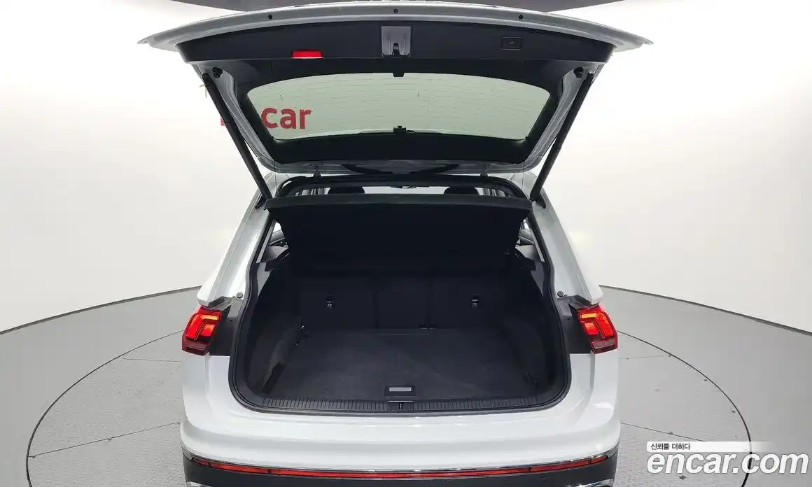 Volkswagen Tiguan 2022 2.0 Автомат в Москве № 168641, фото 20