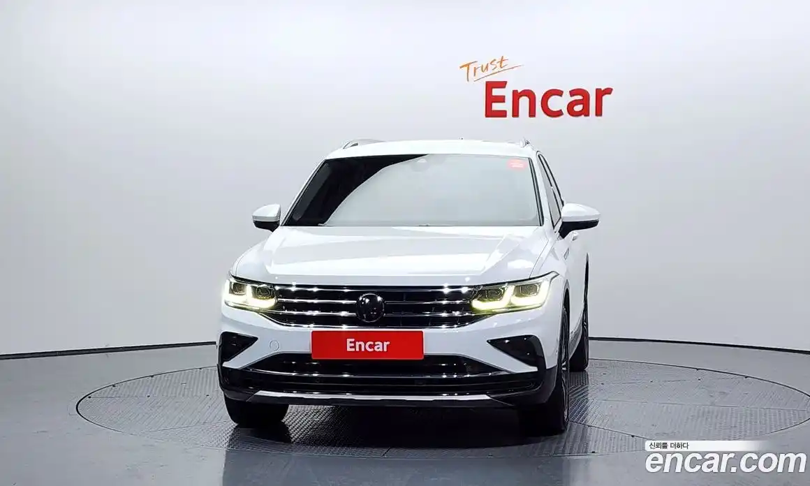 Volkswagen Tiguan 2022 2.0 Автомат в Москве № 168641, фото 3