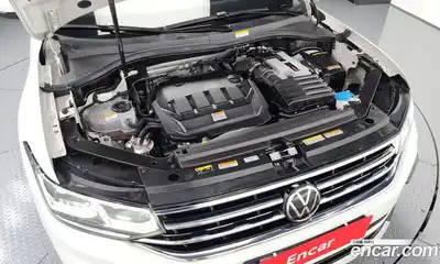 Volkswagen Tiguan 2022 2.0 Автомат в Москве № 168641, миниатюра 6