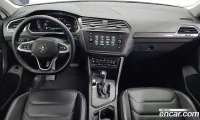 Volkswagen Tiguan 2022 2.0 Автомат в Москве № 168641, миниатюра 7