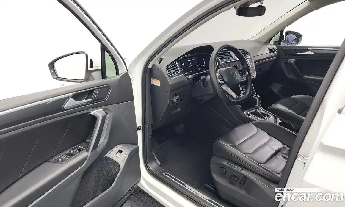 Volkswagen Tiguan 2022 2.0 Автомат в Москве № 168641, фото 10