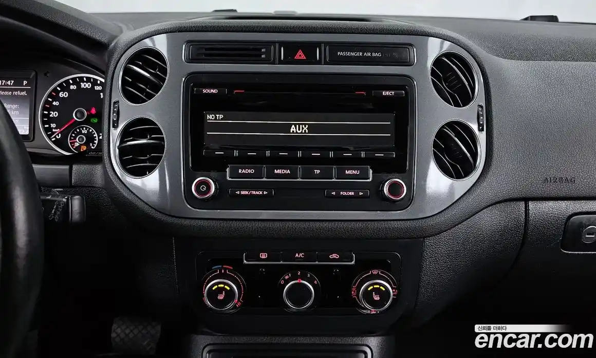 Volkswagen Tiguan 2015 2.0 Автомат в Москве № 169085, фото 3