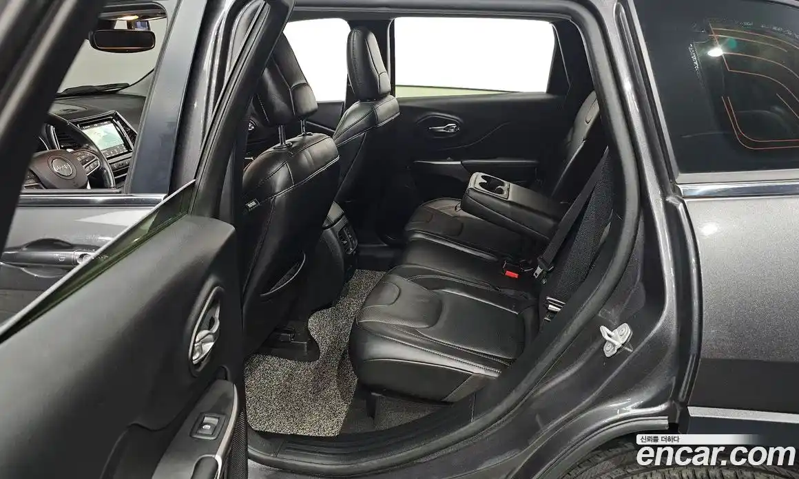 Jeep Cherokee 2020 2.4 Автомат в Москве № 169837, фото 1