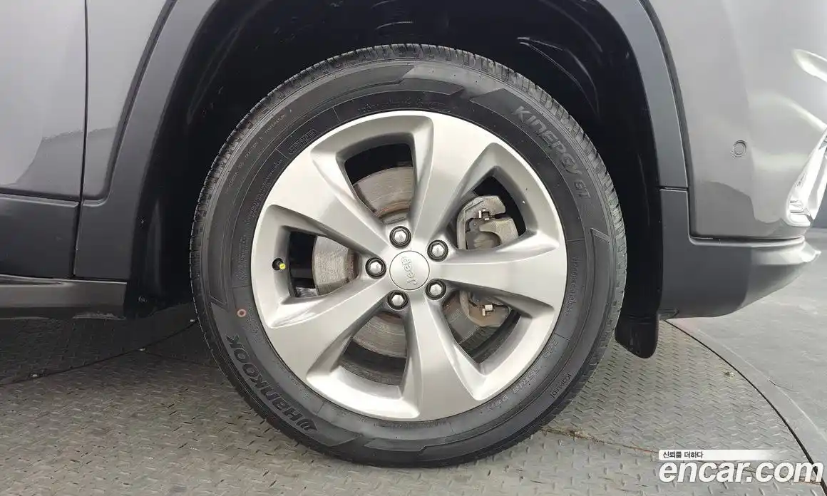 Jeep Cherokee 2020 2.4 Автомат в Москве № 169837, фото 14