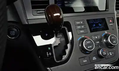 Toyota Sienna 2017 3.5 Автомат в Москве № 170228, миниатюра 11