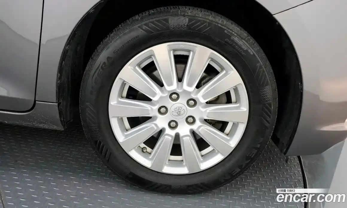 Toyota Sienna 2017 3.5 Автомат в Москве № 170228, фото 7