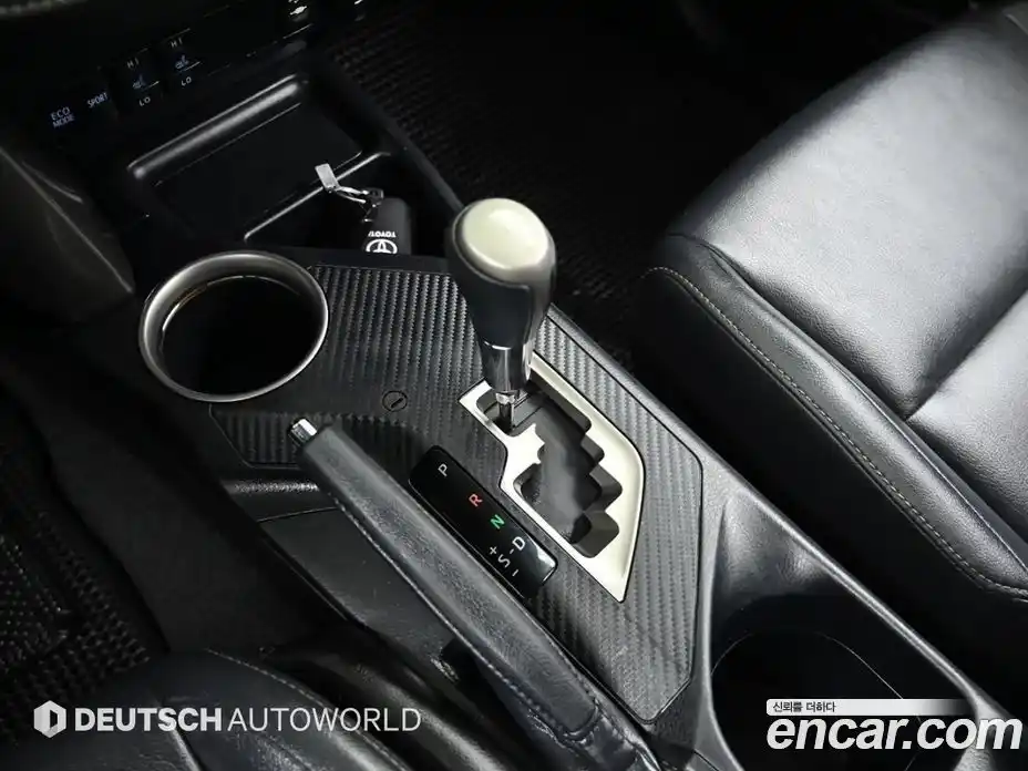 Toyota RAV4 2015 2.5 Автомат в Москве № 170325, фото 9