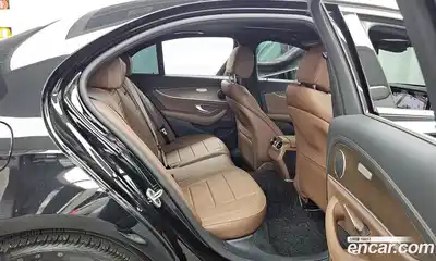 Mercedes-Benz E-Class 2022 2.0 Автомат в Москве № 173019, миниатюра 9