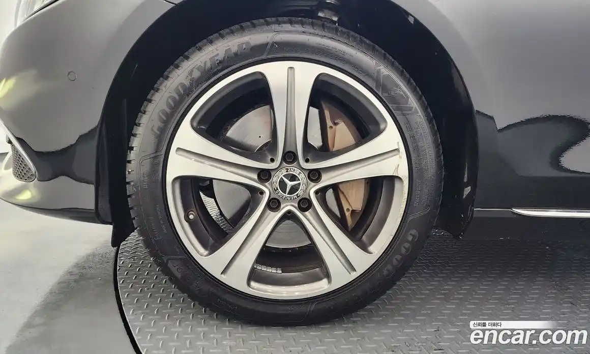 Mercedes-Benz E-Class 2018 2.0 Автомат в Москве № 173738, фото 15