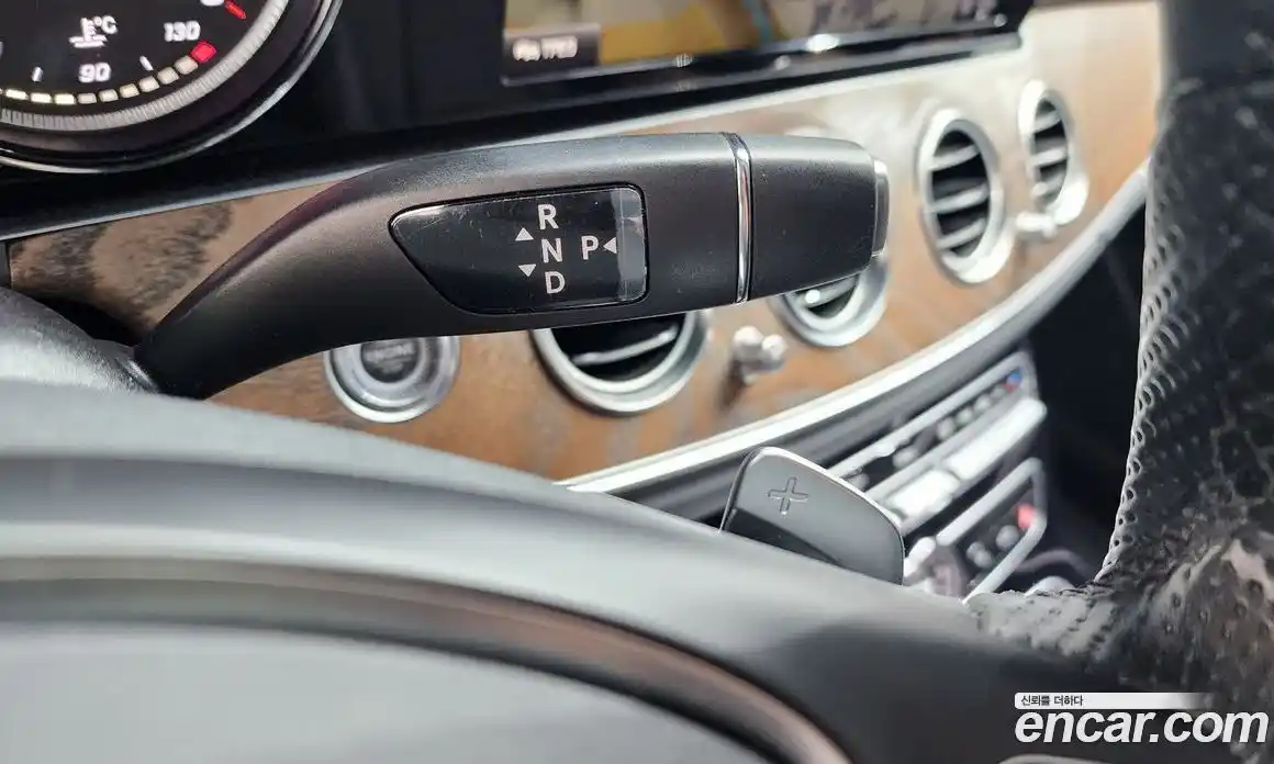 Mercedes-Benz E-Class 2018 2.0 Автомат в Москве № 173738, фото 3