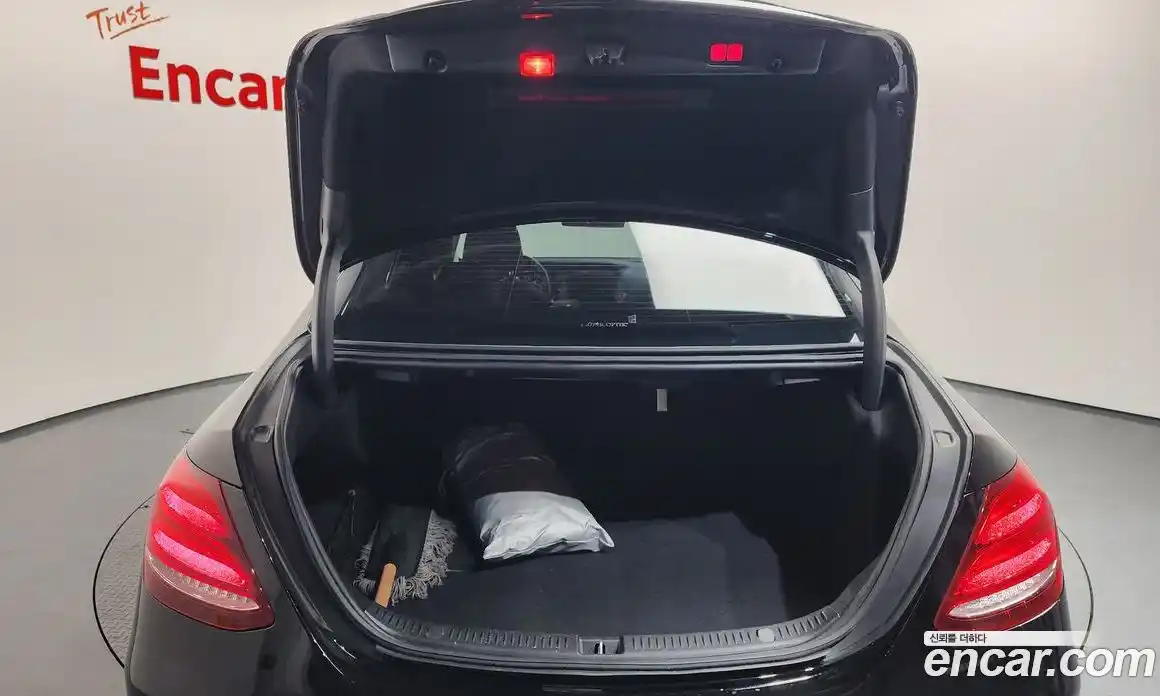 Mercedes-Benz E-Class 2018 2.0 Автомат в Москве № 173738, фото 7