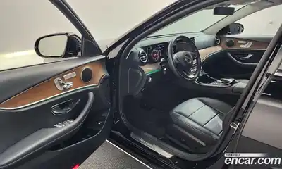 Mercedes-Benz E-Class 2018 2.0 Автомат в Москве № 173738, миниатюра 9