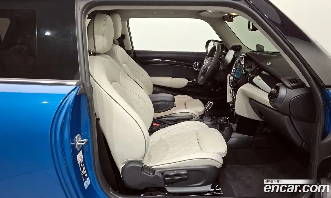 Mini Cooper 2023 2.0 Автомат в Москве № 179416, фото 15