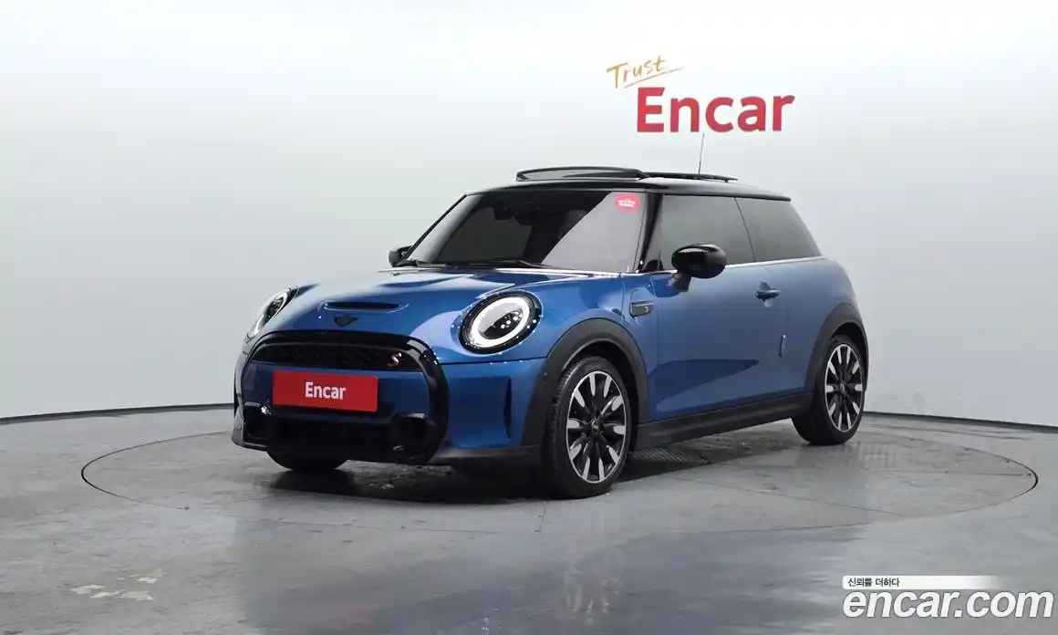 Mini Cooper 2023 2.0 Автомат в Москве № 179416, фото 17