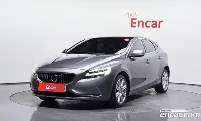 Volvo V40, 2018