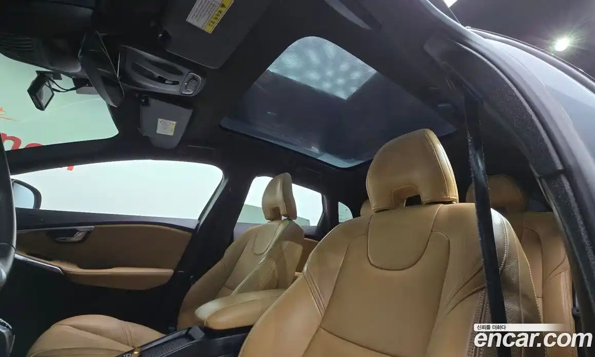 Volvo V40 2018 2.0 Автомат в Москве № 190684, фото 15