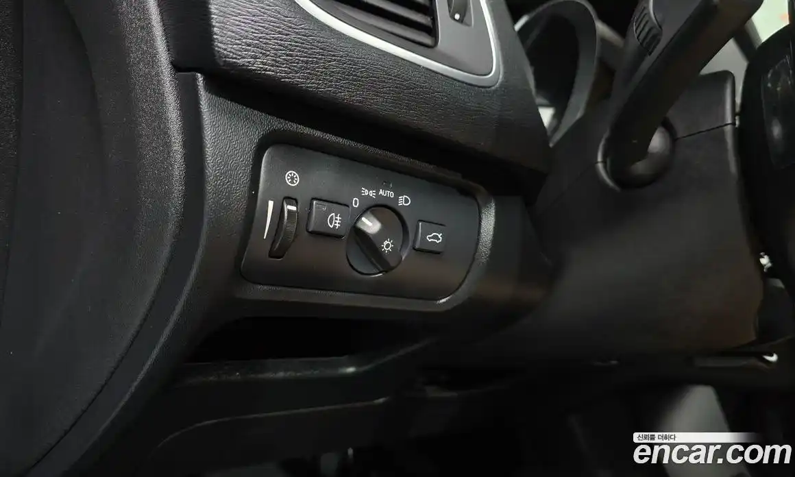 Volvo V40 2018 2.0 Автомат в Москве № 190684, фото 17