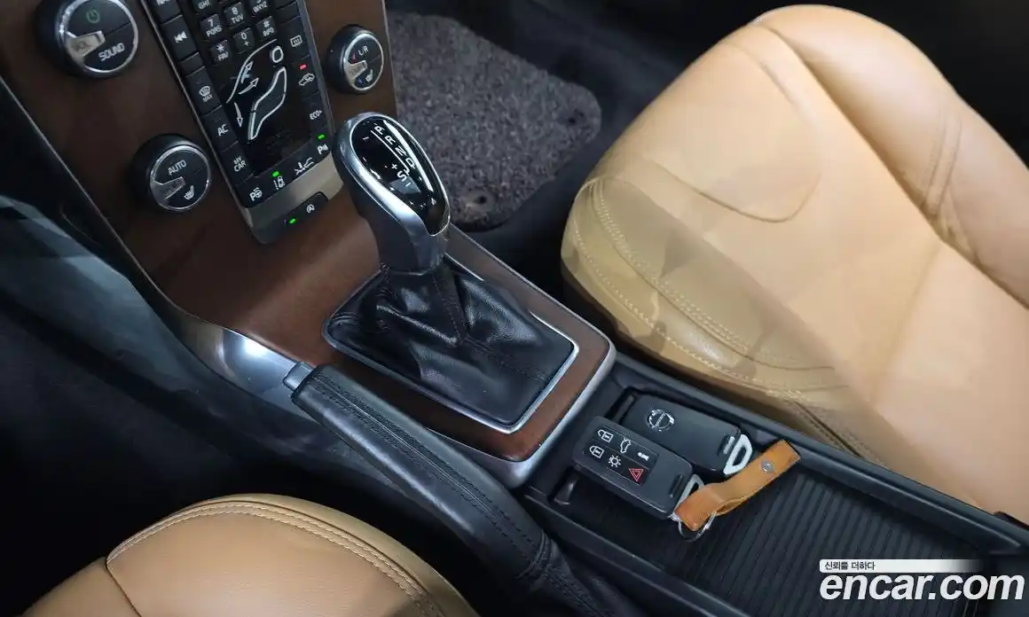 Volvo V40 2018 2.0 Автомат в Москве № 190684, фото 4