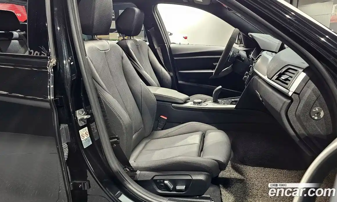 BMW 3-Series 2018 2.0 Автомат в Москве № 191460, фото 15