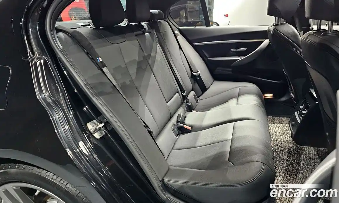 BMW 3-Series 2018 2.0 Автомат в Москве № 191460, фото 10