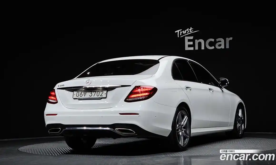 Mercedes-Benz E-Class 2019 2.0 Автомат в Москве № 194131, фото 12