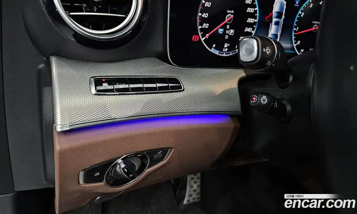 Mercedes-Benz E-Class 2019 2.0 Автомат в Москве № 194131, фото 20