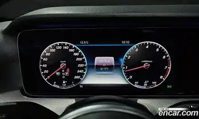 Mercedes-Benz E-Class 2019 2.0 Автомат в Москве № 194131, миниатюра 3