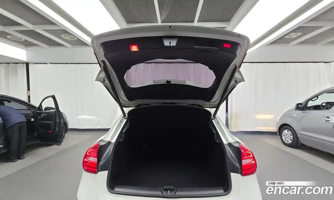 Mercedes-Benz GLA-Class 2015 2.1 Автомат в Москве № 195336, фото 12