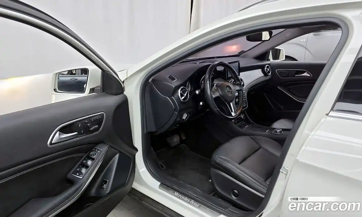 Mercedes-Benz GLA-Class 2015 2.1 Автомат в Москве № 195336, фото 17