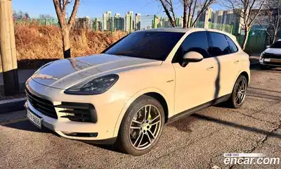 Porsche Cayenne, 2023