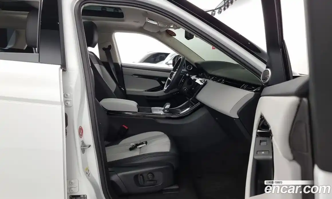 Land Rover Range-Rover Evoque 2025 2.0 Автомат в Москве № 198052, фото 1