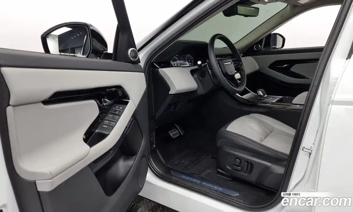 Land Rover Range-Rover Evoque 2025 2.0 Автомат в Москве № 198052, фото 20