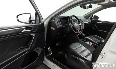 Volkswagen Tiguan 2018 2.0 Автомат в Москве № 199163, миниатюра 11