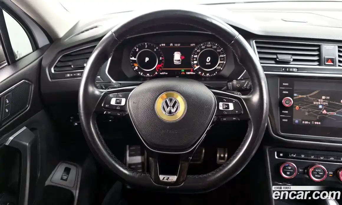 Volkswagen Tiguan 2018 2.0 Автомат в Москве № 199163, фото 17