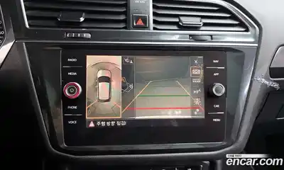 Volkswagen Tiguan 2018 2.0 Автомат в Москве № 199163, миниатюра 6