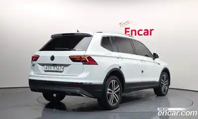 Volkswagen Tiguan 2018 2.0 Автомат в Москве № 199163, миниатюра 8