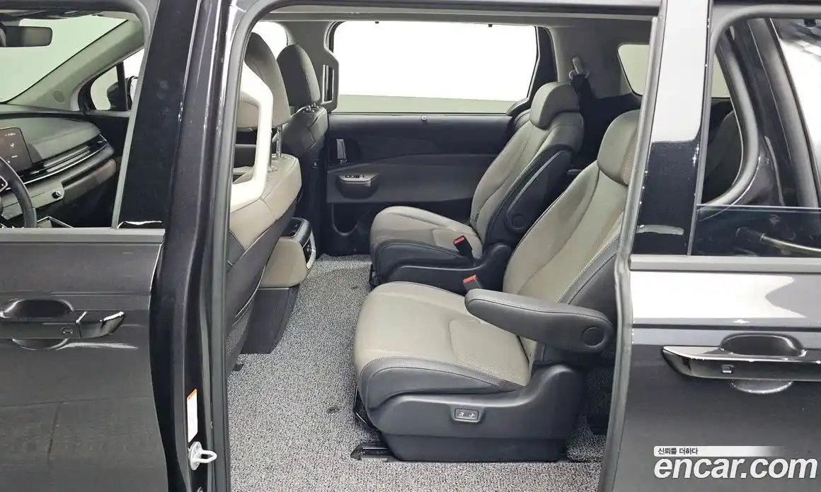 Kia Canival 2024 1.6 Автомат в Москве № 20588, фото 7