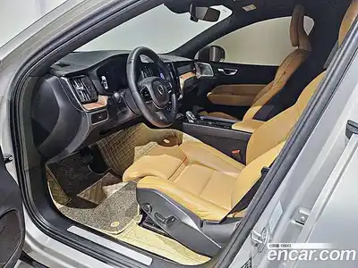 Volvo XC60 2024 2.0 Автомат в Москве № 212880, миниатюра 10